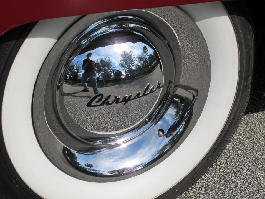  Chrysler Town & Country Windsor Sedan 1947 года  (фото 8 из 25)